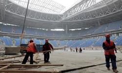 Строителей на стадионах ЧМ-2018 эксплуатируют с нарушением законов? Что об этом известно? 