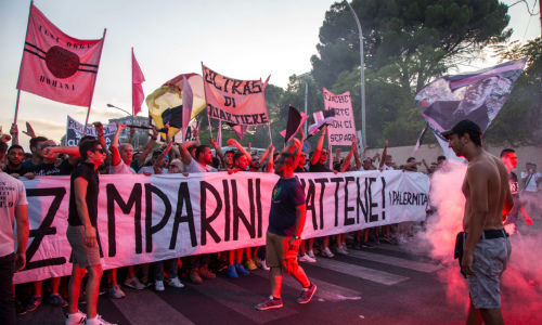 «Палермо» выкинули в Серию С из-за отмывания денег. Теперь против президента бастуют фанаты