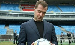 Цитата дня. Дмитрий Медведев «закрыл» футбол
