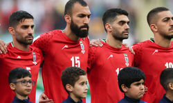 Игроки Ирана не исполняли гимн перед матчем с Англией. Фанаты поддержали их аплодисментами