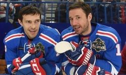 Кто в России зарабатывает больше: футболисты или хоккеисты?