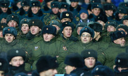 Почему русские футболисты не служат в армии? Если молодой футболист уедет в иностранный клуб? Как это устроено в других странах?