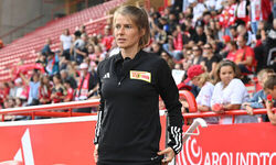 Впервые в истории Бундеслиги тренером станет девушка: клуб сейчас играет в Лиге чемпионов